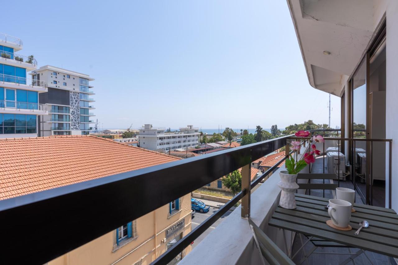Burst Studio W/ Balcony In Λάρνακα Εξωτερικό φωτογραφία