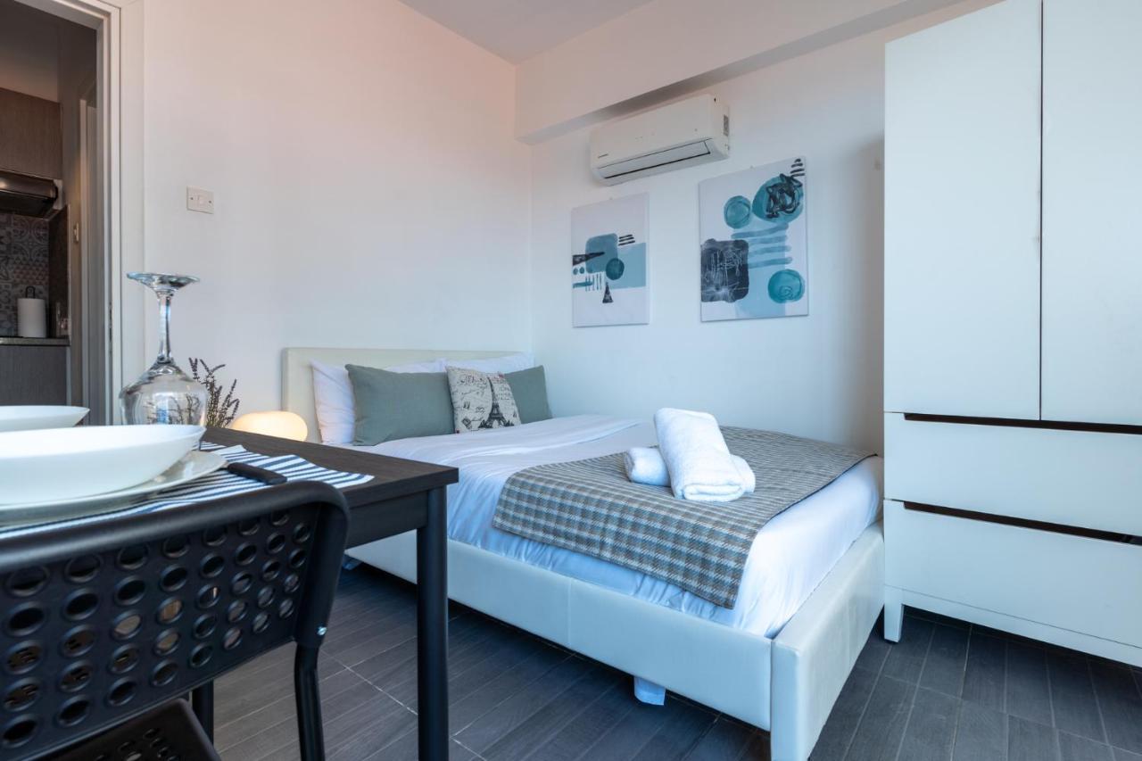 Burst Studio W/ Balcony In Λάρνακα Εξωτερικό φωτογραφία